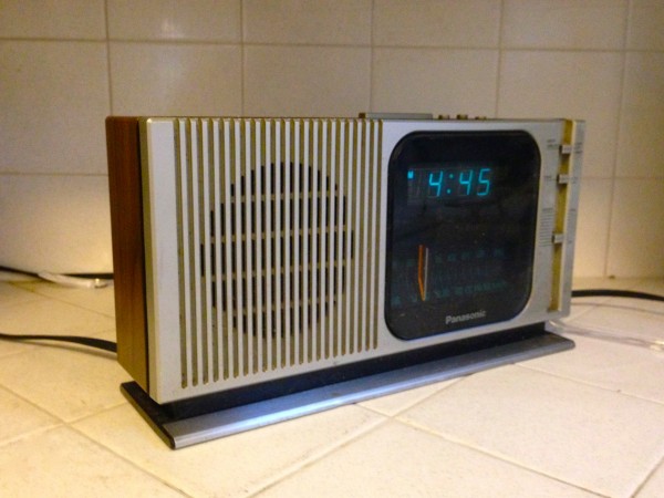 mid century radio clock