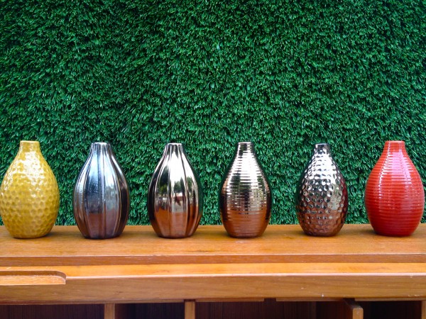 6 small ceramic vases