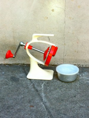 orange & white retro ice shaver
