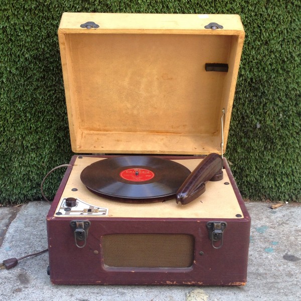 vintage record player (works)