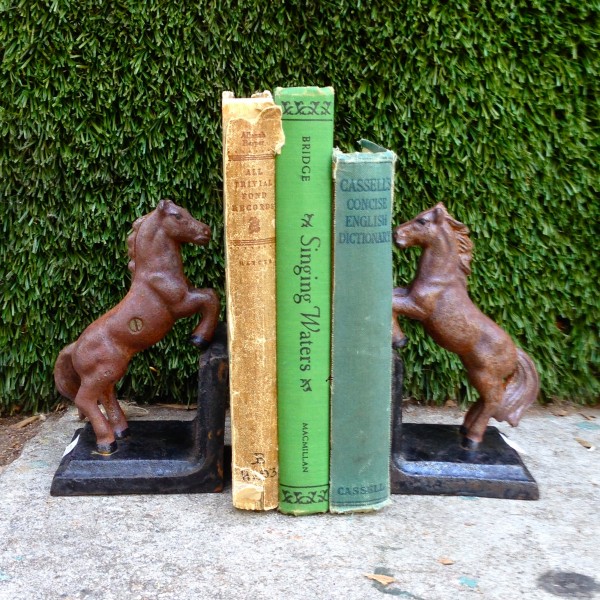 cast iron horse bookends