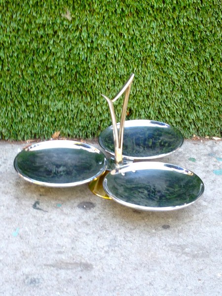 chrome 3-tiered serving dish