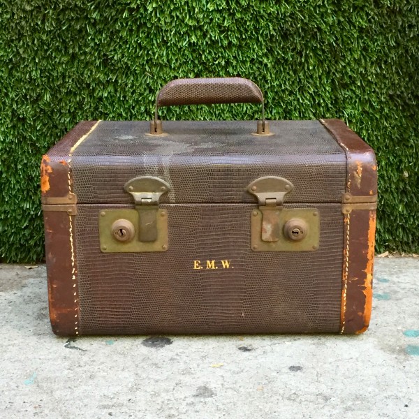 brown leather travel case