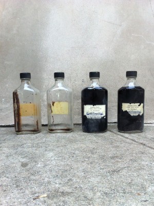 4 vintage glass medecine bottles