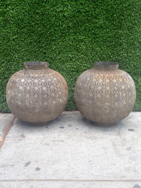 metal hanging candleholder balls