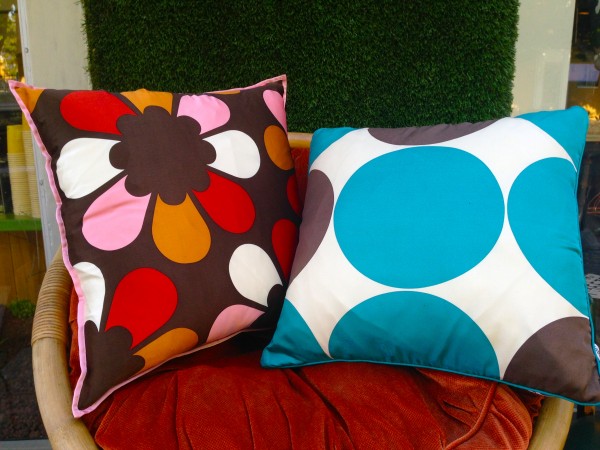 2 thomas paul pillows
