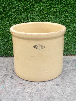 vintage pacific planter (even good as waste basket)