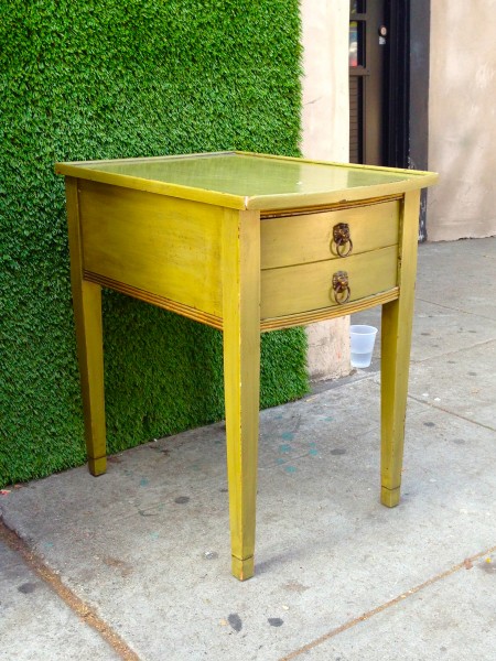 deco end table w/lion head pulls